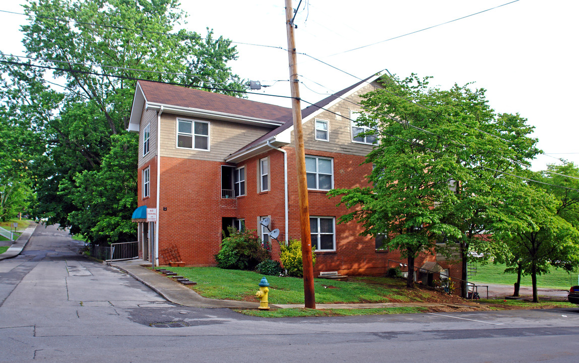 417 Highland Ave in Maryville, TN - Building Photo