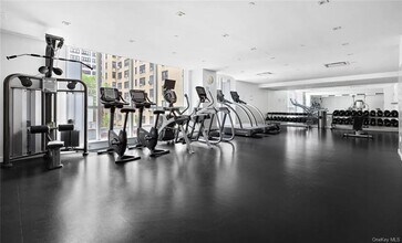 325 Lexington Ave, Unit 19C in New York, NY - Building Photo - Building Photo