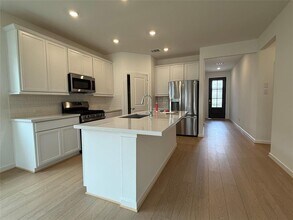 9738 Rialto Hts Dr in Cypress, TX - Foto de edificio - Building Photo