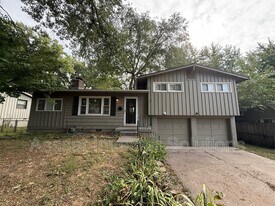 7945 Falmouth St in Prairie Village, KS - Building Photo