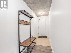 17 Barberry Pl in Toronto, ON - Building Photo - Building Photo