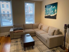 2334 N Southport Ave, Unit 1R in Chicago, IL - Building Photo - Building Photo