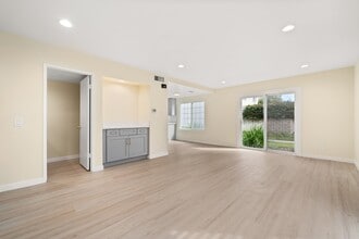 306 Dolores Cir in Placentia, CA - Building Photo - Building Photo