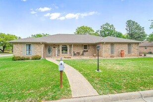 108 Granada Square in Canton, TX - Building Photo
