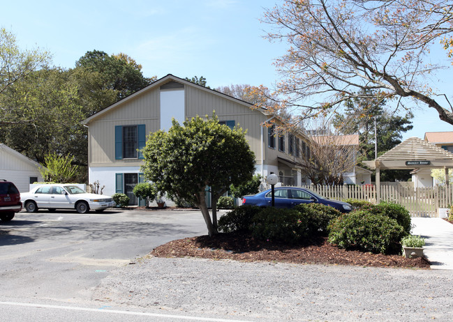 Summer House in Myrtle Beach, SC - Building Photo - Building Photo