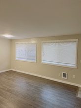 13731 32nd Ave NE in Seattle, WA - Building Photo - Building Photo