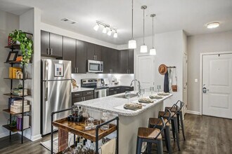 Mosby Poinsett in Greenville, SC - Foto de edificio - Building Photo