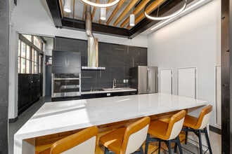 The Ellis Block in New Britain, CT - Foto de edificio - Building Photo