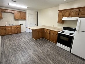 806 N Cleveland Ave in Russellville, AR - Building Photo - Building Photo