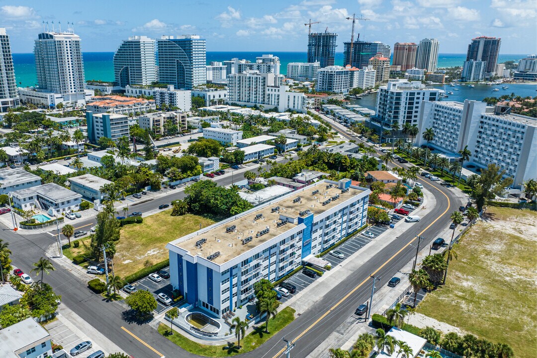 Bayshore Embassy Condominiums in Fort Lauderdale, FL - Foto de edificio