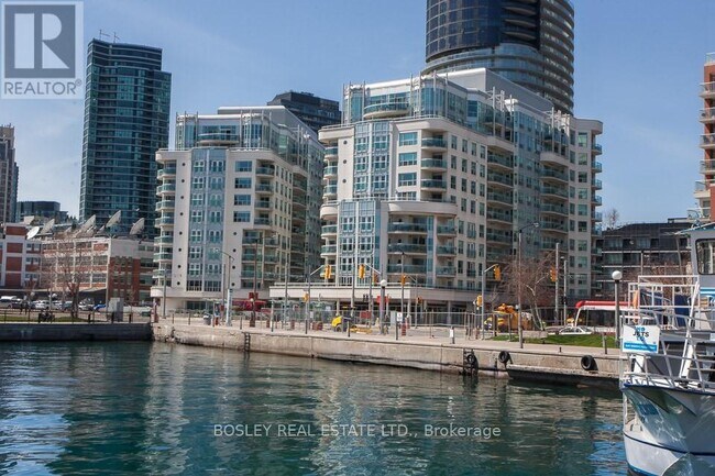 property at 600-600 Queens Quay W