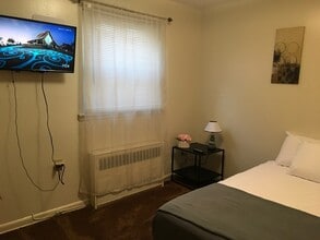 1650 New York Ave, Unit 3rd Floor in Brooklyn, NY - Building Photo - Building Photo