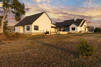 479 Brown Rd in McDade, TX - Building Photo - Building Photo
