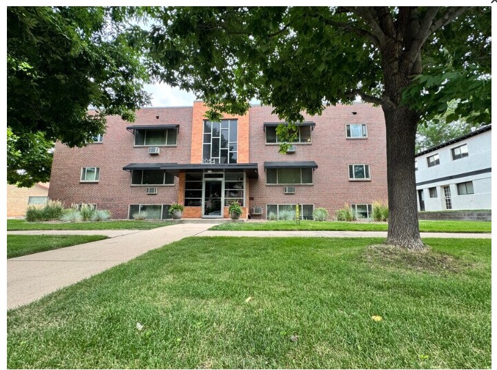 2054 S Milwaukee St in Denver, CO - Foto de edificio