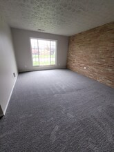 1101 W Maple St NW in North Canton, OH - Building Photo - Building Photo