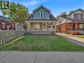 943 Pillette Rd in Windsor, ON - Building Photo