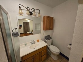 404 Crescent Dr in Bridge City, TX - Building Photo - Building Photo