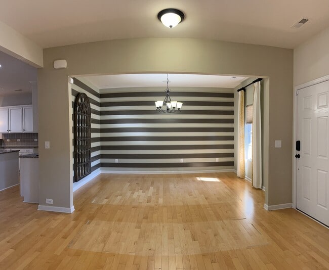 105 E Neel Ranch Rd in Mooresville, NC - Foto de edificio - Building Photo