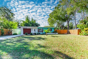 177 Woodland Dr in Melbourne, FL - Building Photo