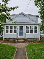 45 Harding Ave in Branford, CT - Building Photo