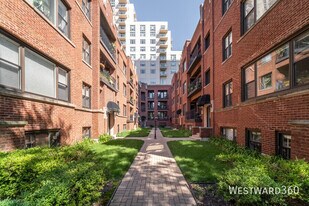 906 W Winona St in Chicago, IL - Building Photo