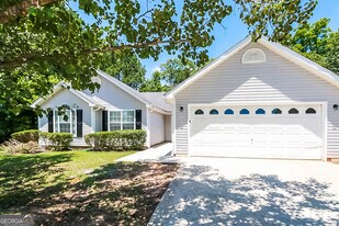 1012 Forest Glen in Jonesboro, GA - Building Photo