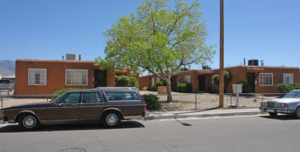 212-218 Grove St in Albuquerque, NM - Foto de edificio - Building Photo