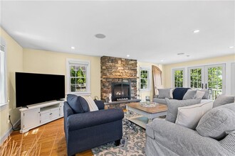 6 Beach Ave in Newport, RI - Building Photo - Building Photo