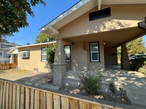 498 Johnston St in Woodland, CA - Building Photo - Building Photo