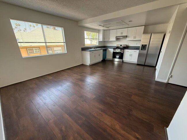 property at 225 S Curtis Ave