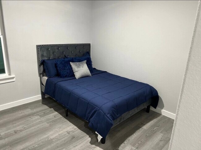 property at 4616 Shreveport Blvd