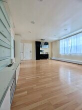 17 Hammond Pond Pkwy in Newton, MA - Building Photo - Building Photo