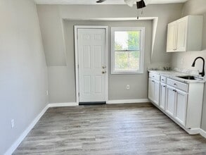 64 Arnold St in Quincy, MA - Building Photo - Building Photo