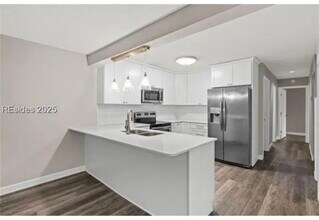 7 Shipwatch Pt, Unit 7A in Hilton Head Island, SC - Building Photo - Building Photo