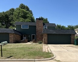 6815 Lancer Ln in Oklahoma City, OK - Building Photo