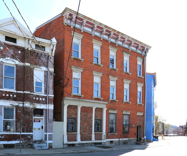 312 W McMicken Ave in Cincinnati, OH - Building Photo - Building Photo