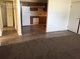 1259 1/2 E Erie Ave in Lorain, OH - Building Photo