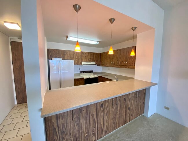 1717 Mott Smith Dr in Honolulu, HI - Building Photo - Building Photo