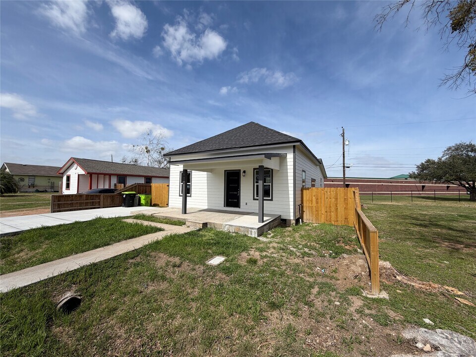 1610 George Ave in Richmond, TX - Building Photo