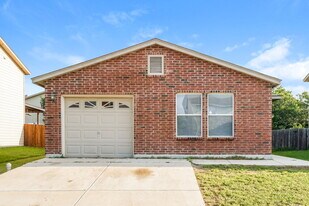 5315 Pertelote Farm in San Antonio, TX - Building Photo