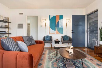 236 Hampton Dr, Unit 238 in Los Angeles, CA - Building Photo - Building Photo