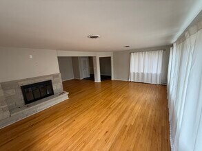 3336 Overland Pass in Northbrook, IL - Building Photo - Building Photo