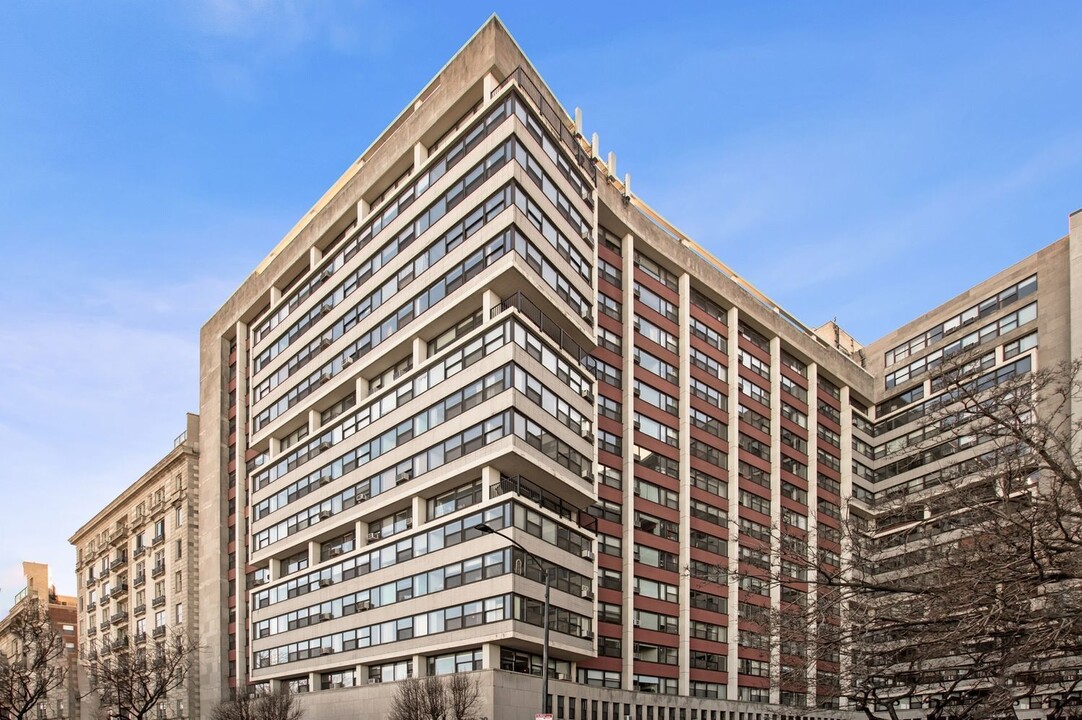 3410 N Lake Shore Dr in Chicago, IL - Building Photo