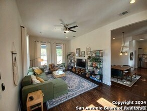 726 Dawson St in San Antonio, TX - Building Photo - Building Photo