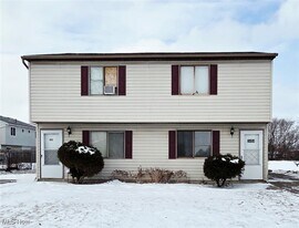 1404 Massachusetts Ave in Lorain, OH - Building Photo