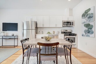 60 Cottage St-Unit -2A in Jersey City, NJ - Building Photo - Building Photo