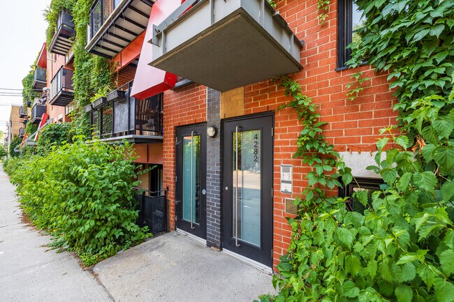 4274 De Bullion Rue in Montréal, QC - Building Photo - Building Photo