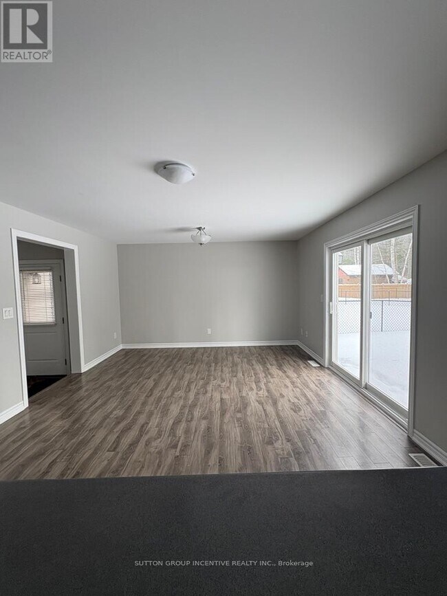 1803 River Rd W in Wasaga Beach, ON - Building Photo - Building Photo