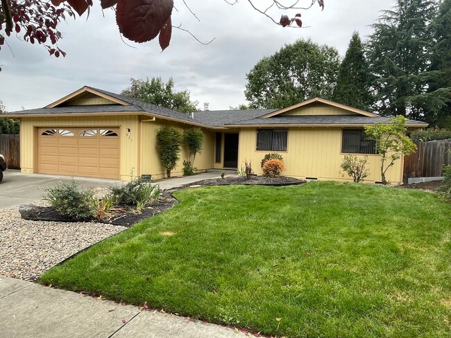 property at 931 La Loma Dr