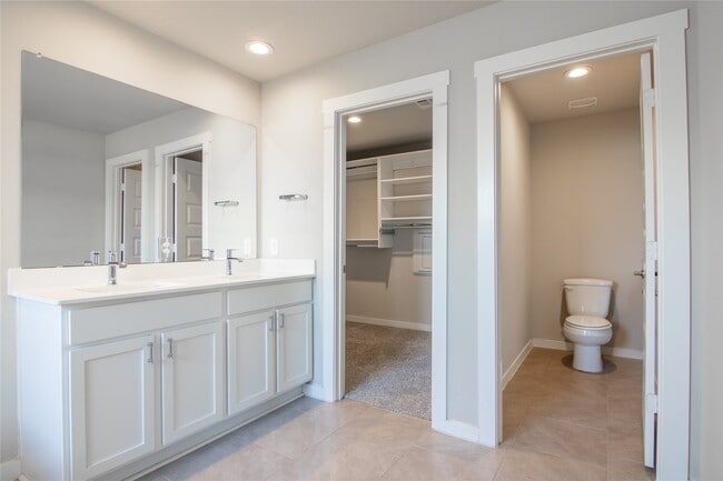 property at 7226 Telford Holw Trl